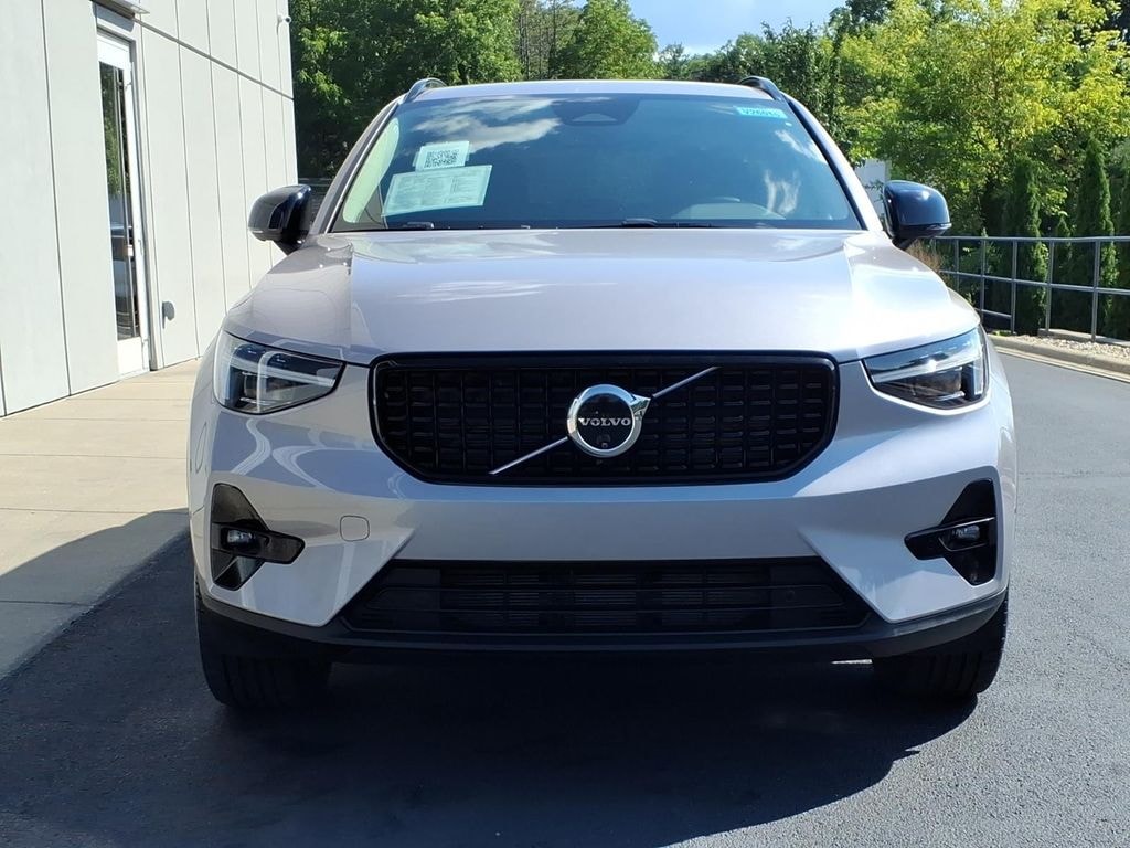 Certified 2026 Volvo XC40 B5 Plus SUV