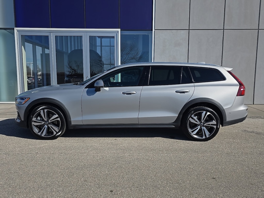 Certified 2025 Volvo V60 Cross Country Plus B5 AWD Plus