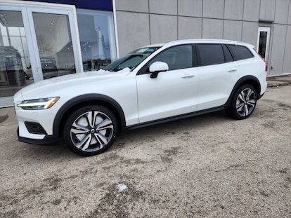 New 2023 Volvo V60 Cross Country B5 AWD Plus For Sale in Waukesha WI, Serving Wauwatosa & Racine, WI