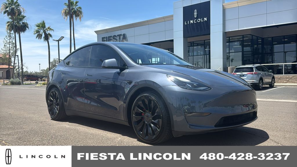 2022 Tesla Model Y Performance Dual Motor All-Wheel Drive's photo