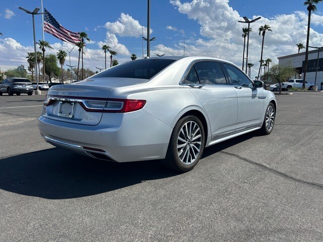 2017 Lincoln Continental Select photo 4