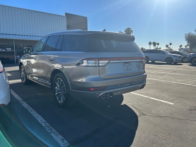 2020 Lincoln Aviator Grand Touring photo 3