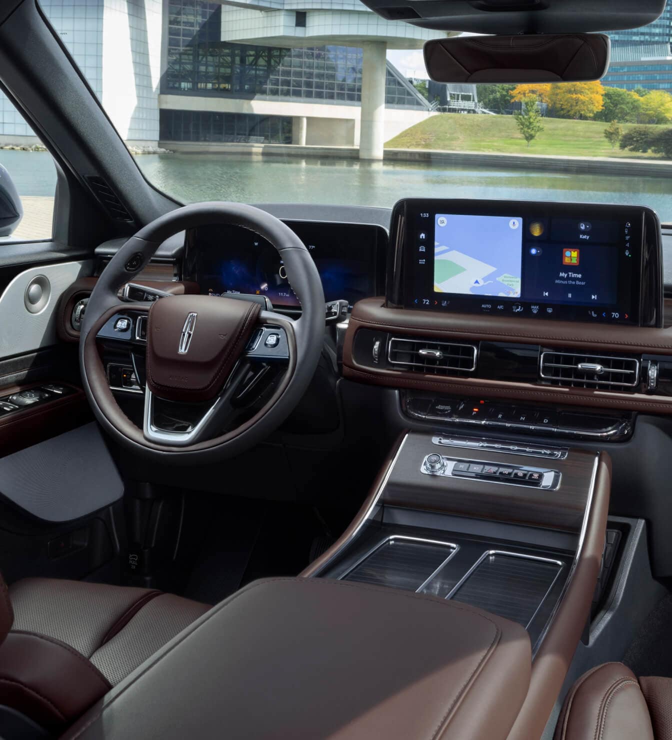 2025 Ford Explorer Vs. Lincoln Aviator Amenities