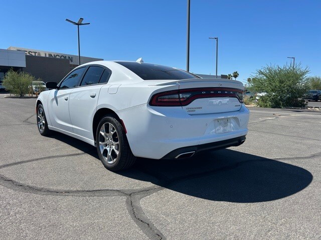 2015 Dodge Charger SXT photo 3