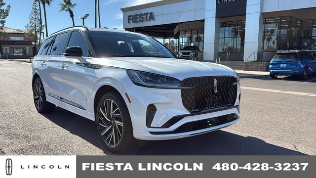 2025 Lincoln Aviator Black Label's photo