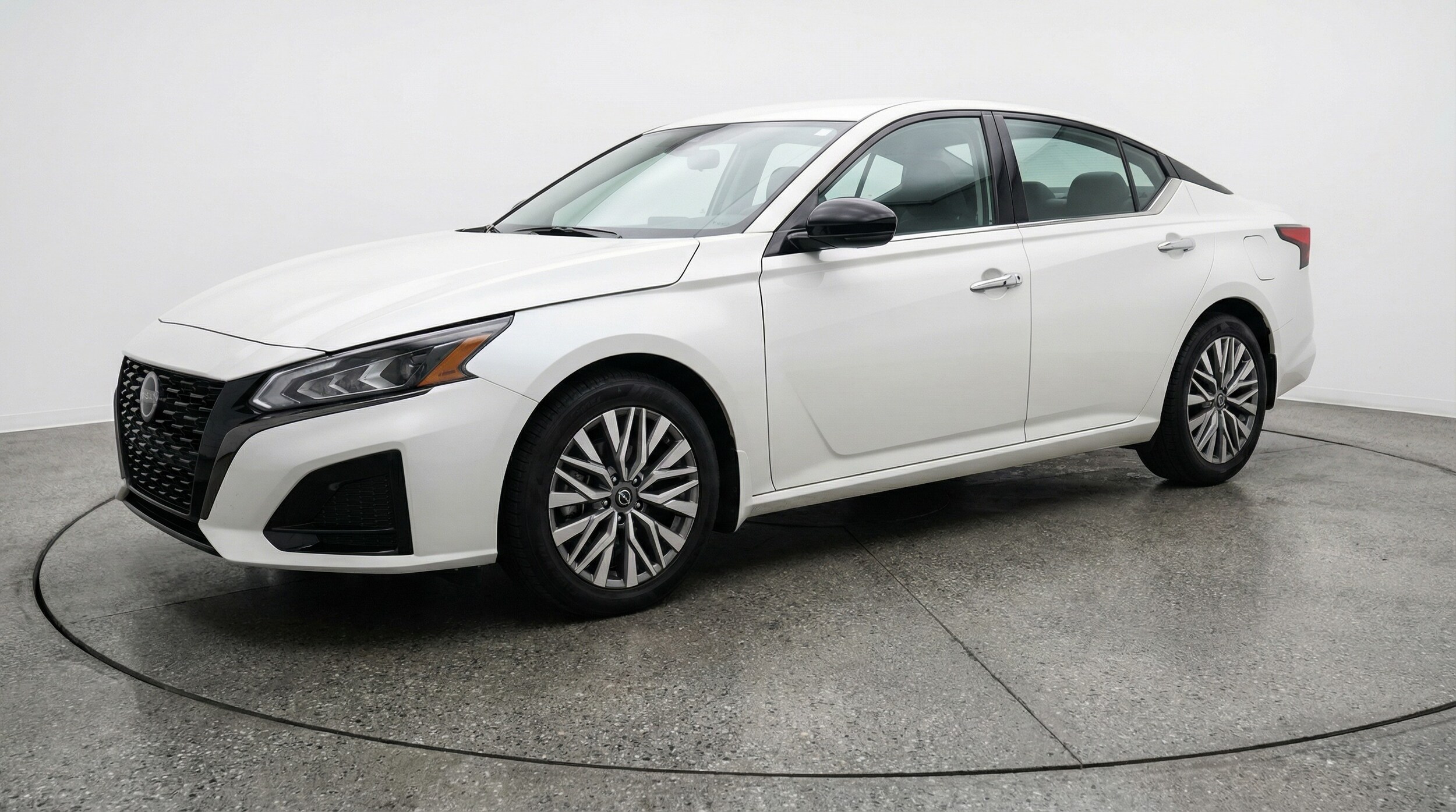 Thumbnail: 2025 Nissan Altima - 3