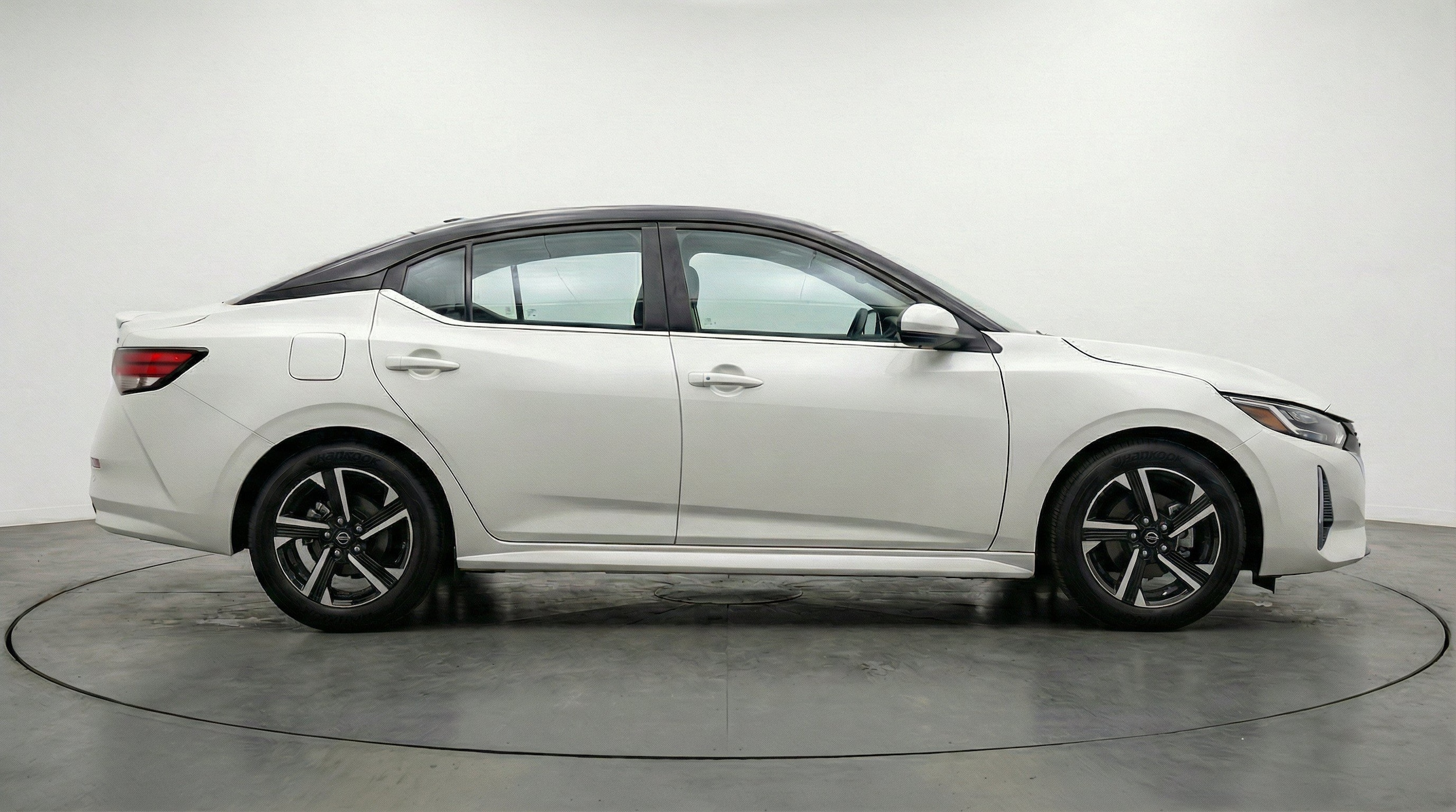 Thumbnail: 2025 Nissan Sentra - 11