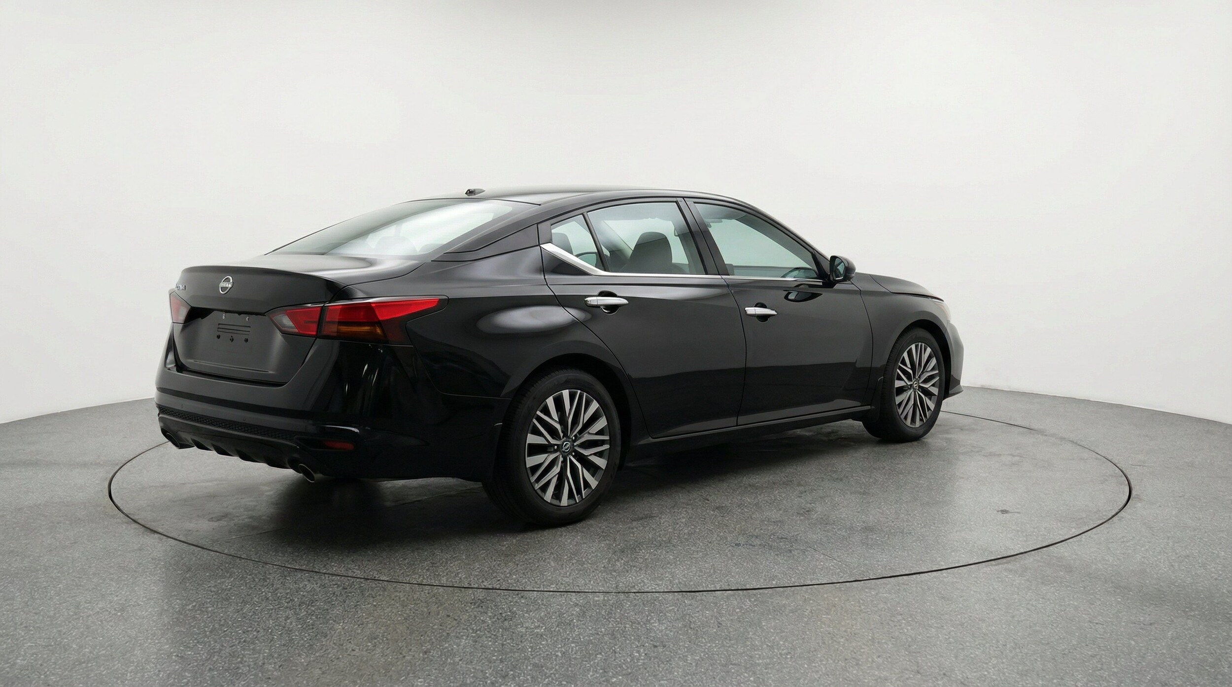 Thumbnail: 2025 Nissan Altima - 9