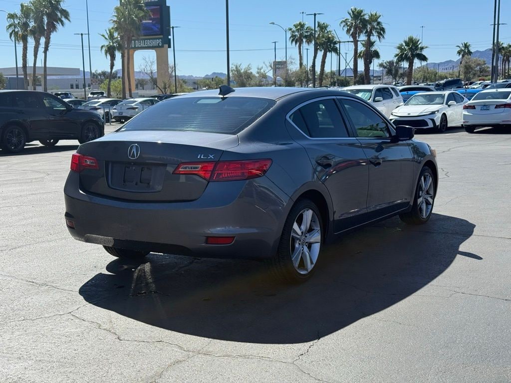 Used 2015 Acura ILX 2.0L w/Technology Package (A5) Sedan