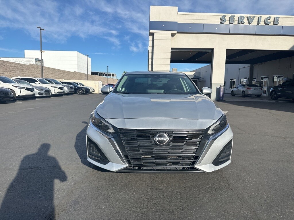 2023 Nissan Altima 2.5 SV photo 2