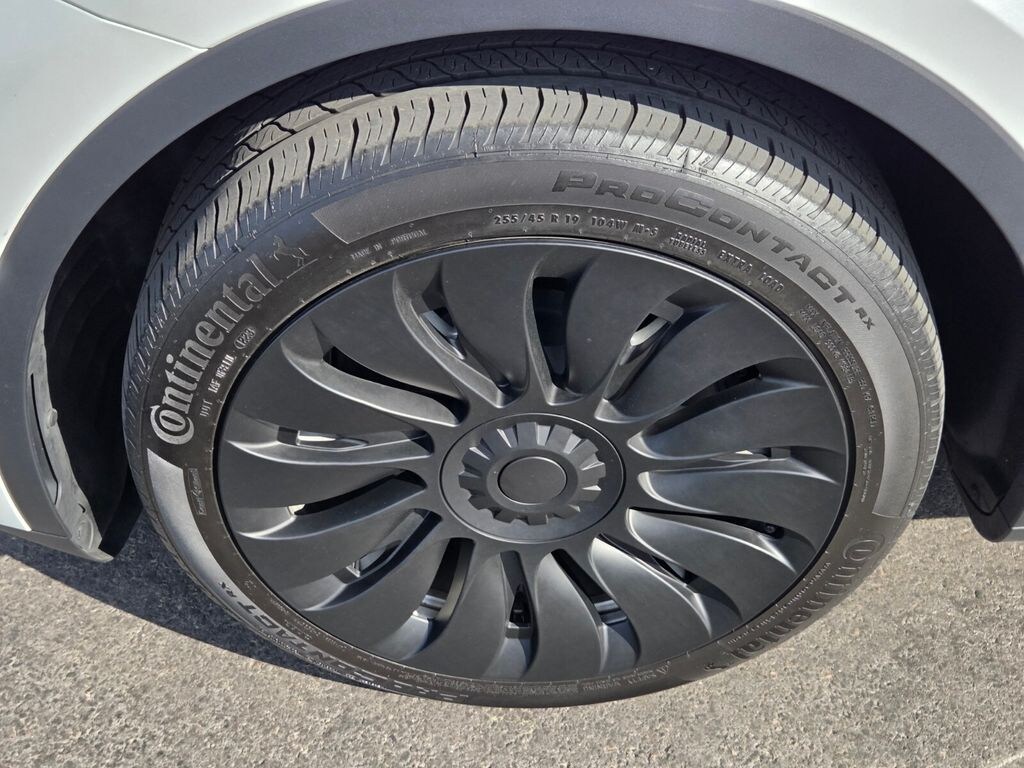 Used 2023 Tesla Model Y Long Range SUV