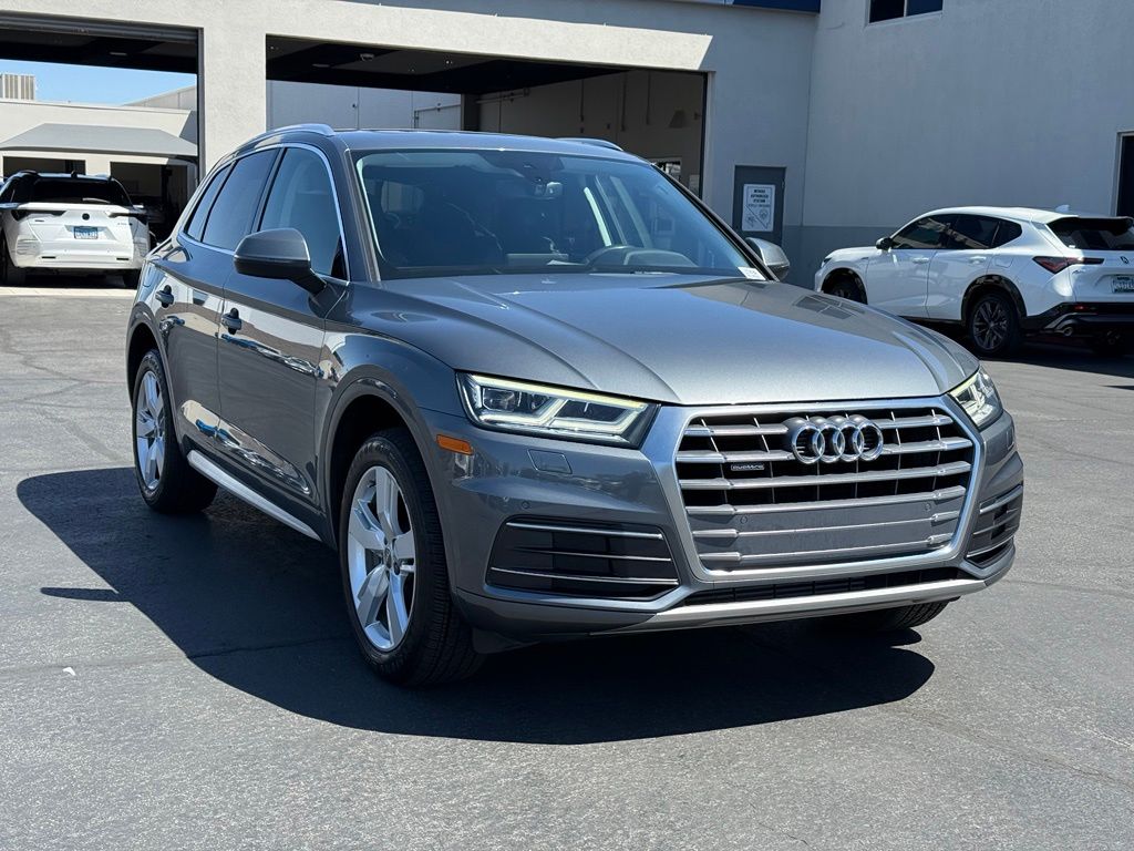 2018 Audi Q5 2.0T quattro S tronic Premium Plus's photo