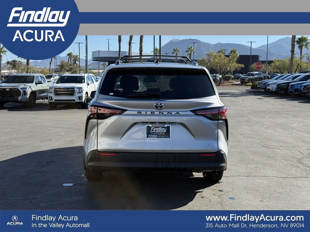 Used 2022 Toyota Sienna XLE Van Passenger Van