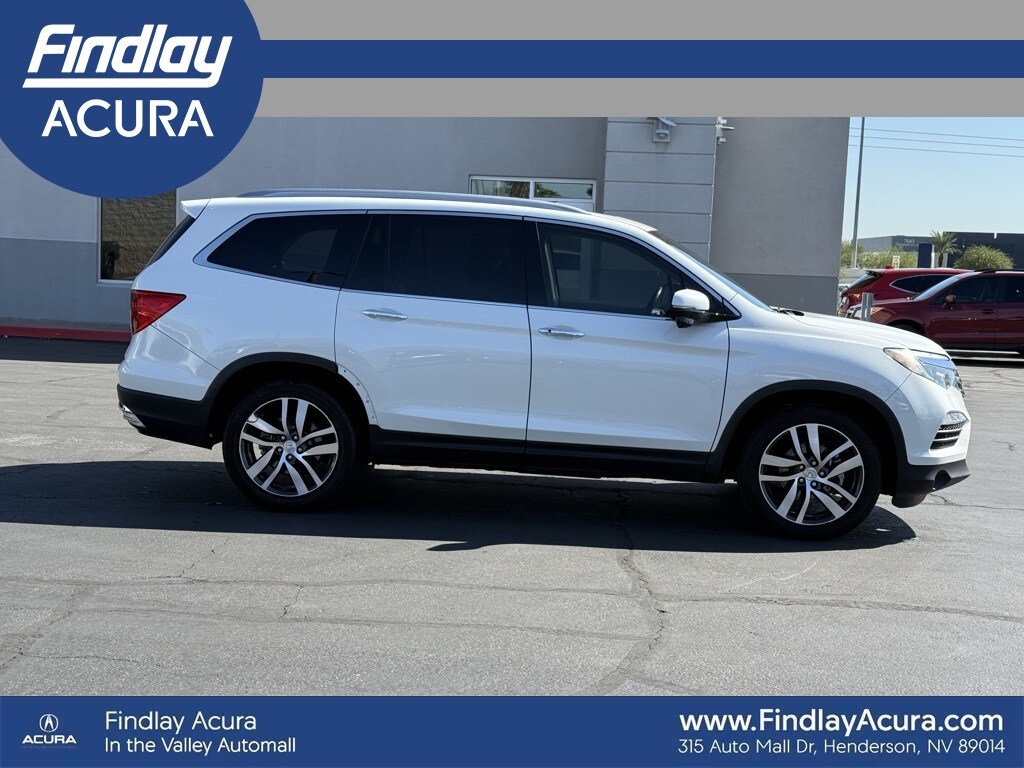 2017 Honda Pilot Touring photo 2
