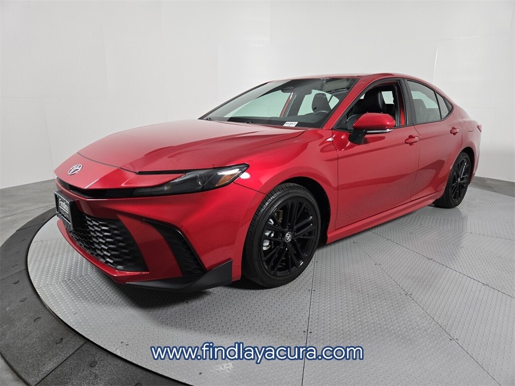 2025 Toyota Camry SE Hybrid photo 2