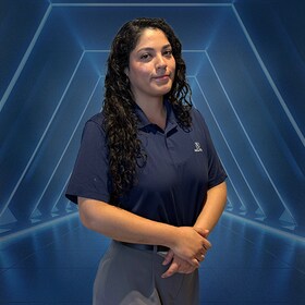 Staff member Ely Fox from ID_8974077868e2