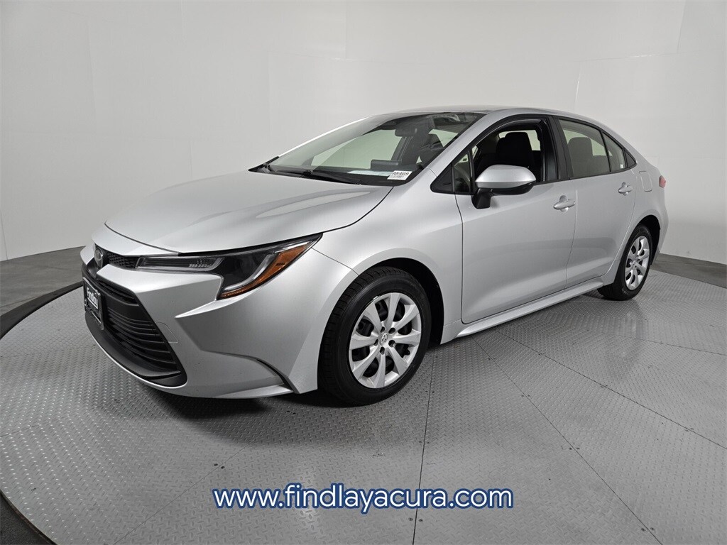 2023 Toyota Corolla LE photo 2