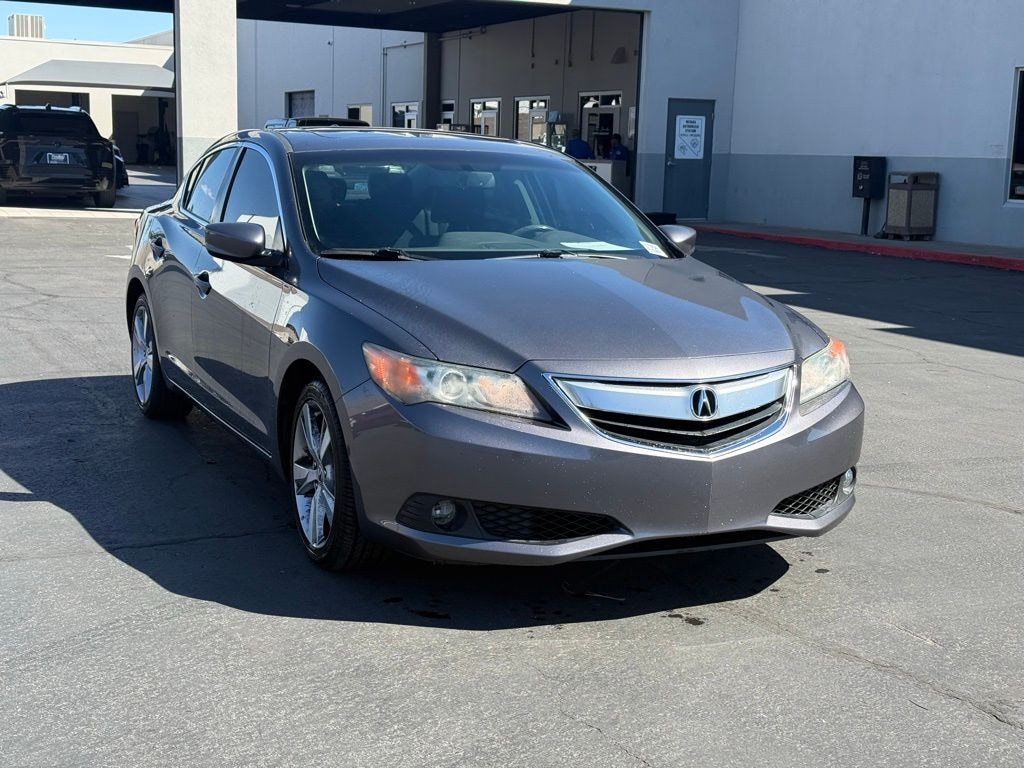 Used 2015 Acura ILX 2.0L w/Technology Package (A5) Sedan