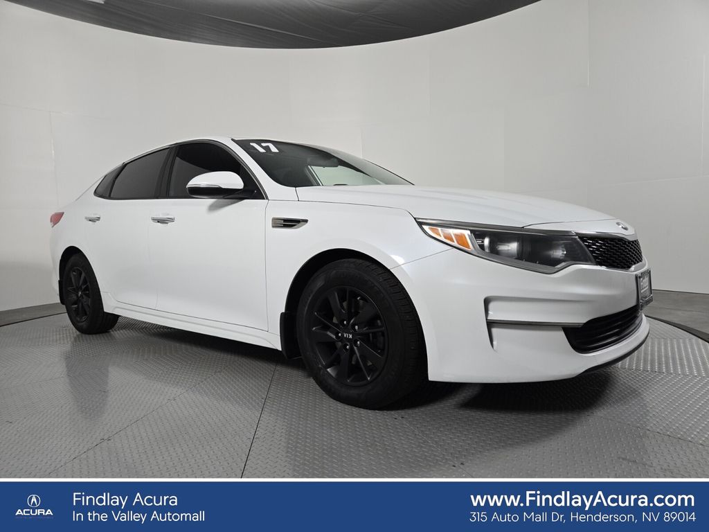 2017 Kia Optima LX's photo