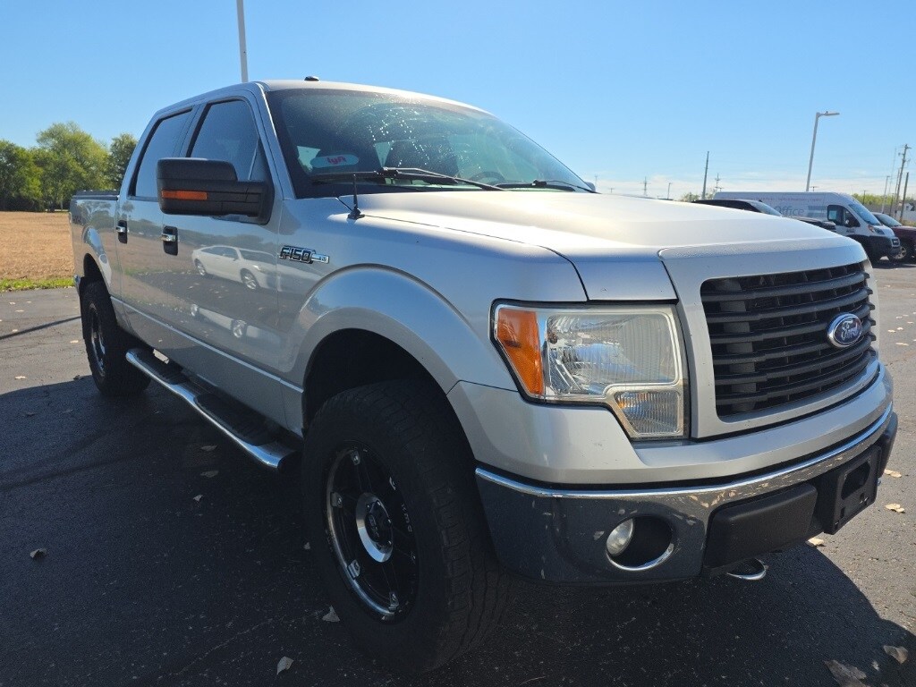 2011 Ford F-150 XLT photo 4