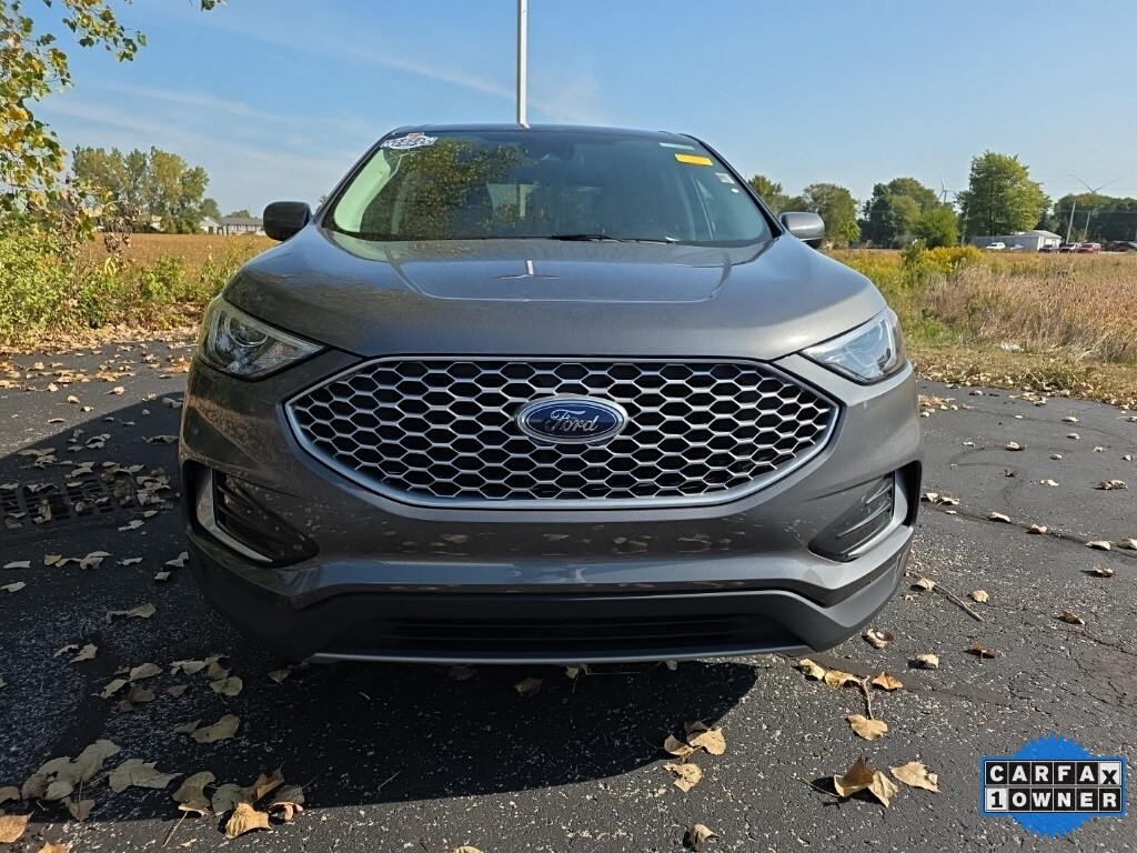 2024 Ford Edge SEL photo 2