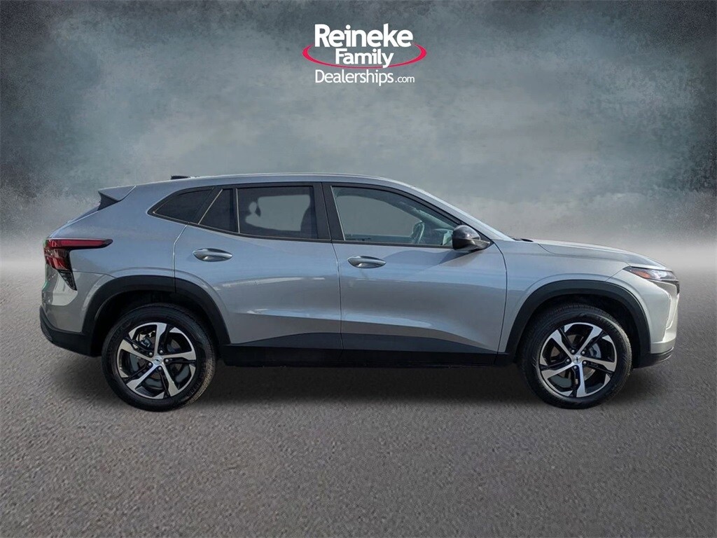 2025 Chevrolet Trax photo 4