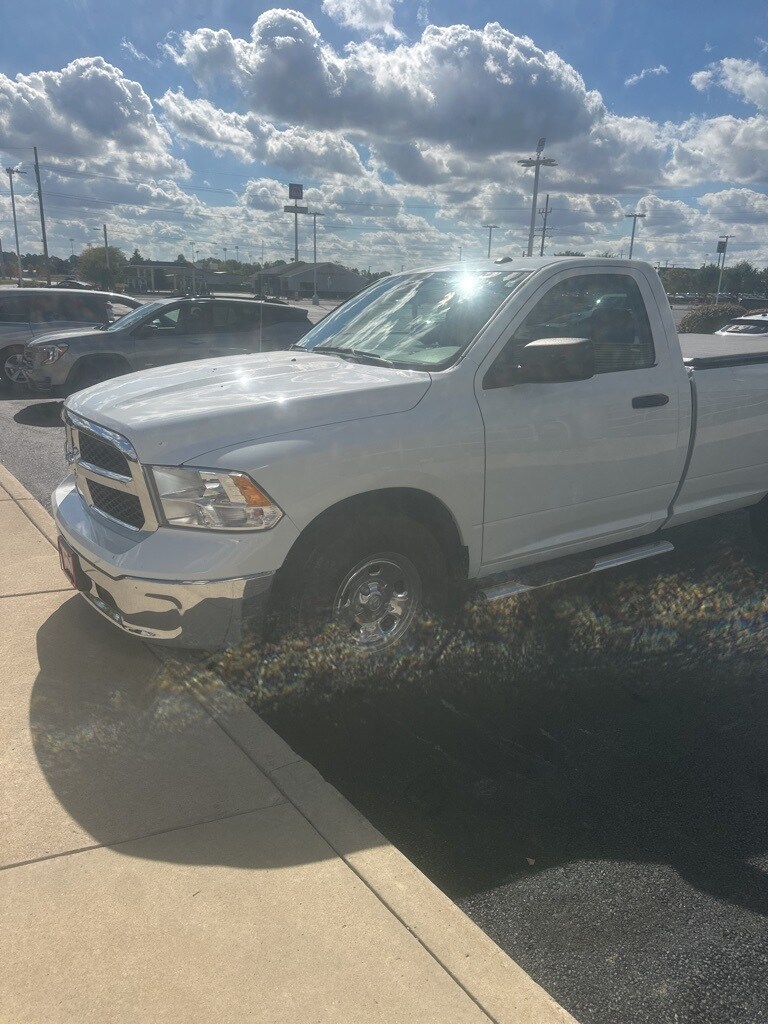 2023 Ram 1500 Classic Tradesman photo 3