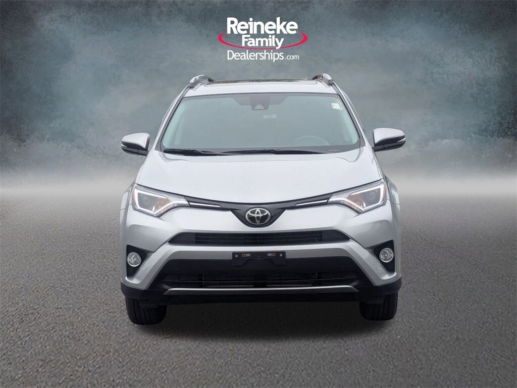 Used 2017 Toyota RAV4 XLE with VIN 2T3RFREV4HW551988 for sale in Findlay, OH