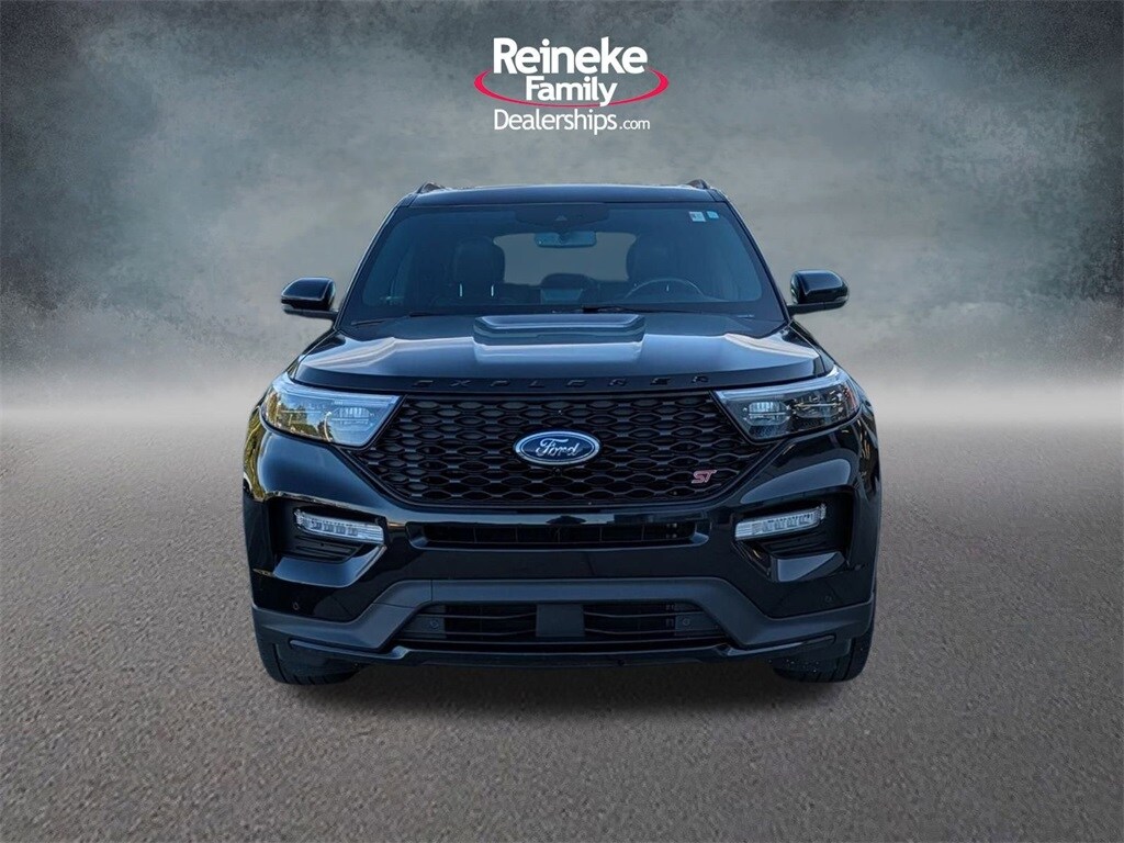 2022 Ford Explorer ST photo 2