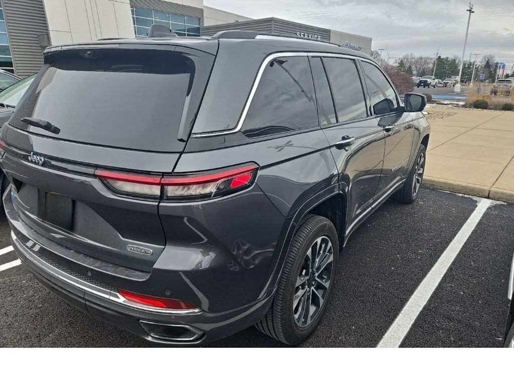2022 Jeep Cherokee Overland 4xe photo 4