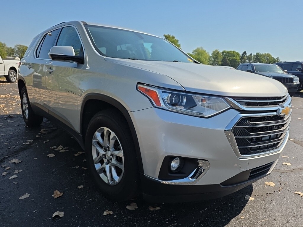 2018 Chevrolet Traverse photo 2