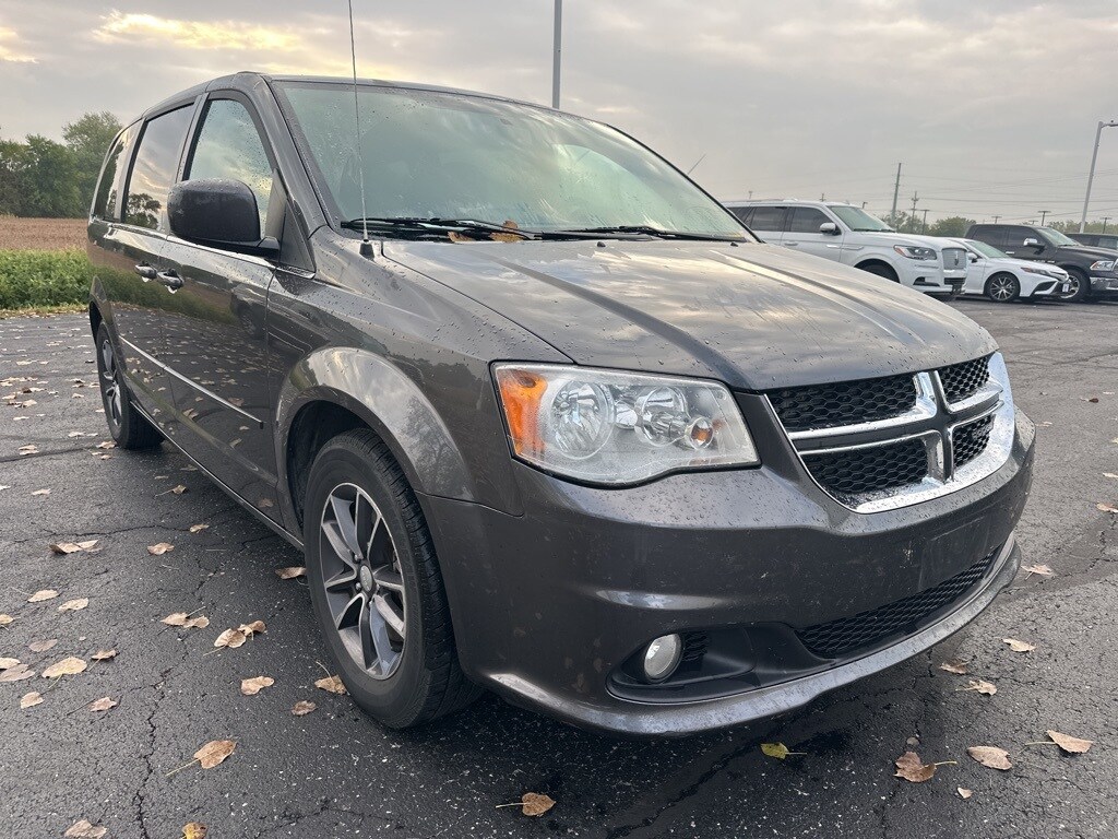 2017 Dodge Grand Caravan SXT photo 3
