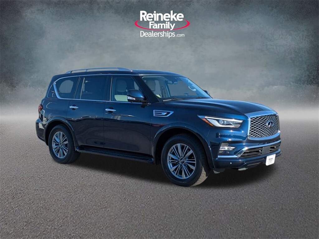 2023 Infiniti QX80 Luxe photo 3
