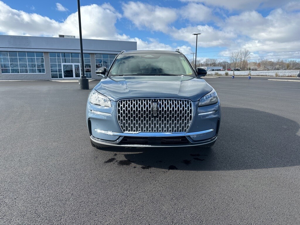 2025 Lincoln Corsair Premiere photo 2
