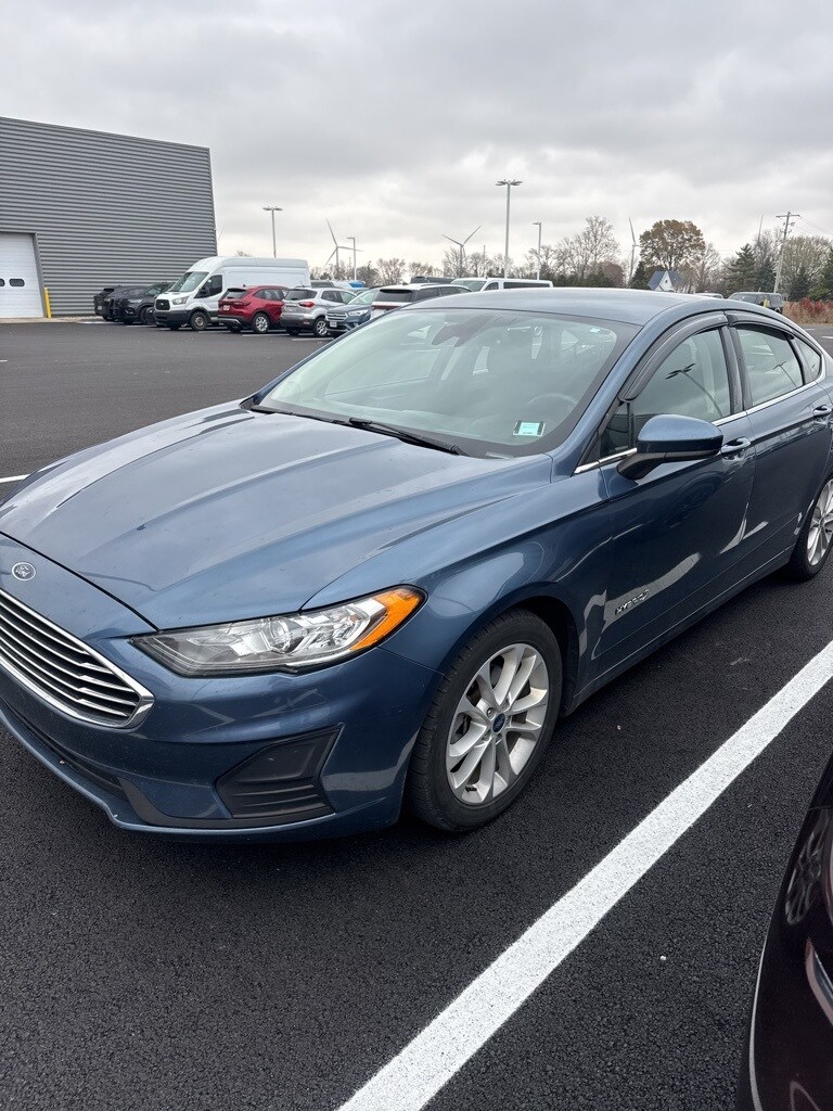 2019 Ford Fusion Hybrid SE photo 3