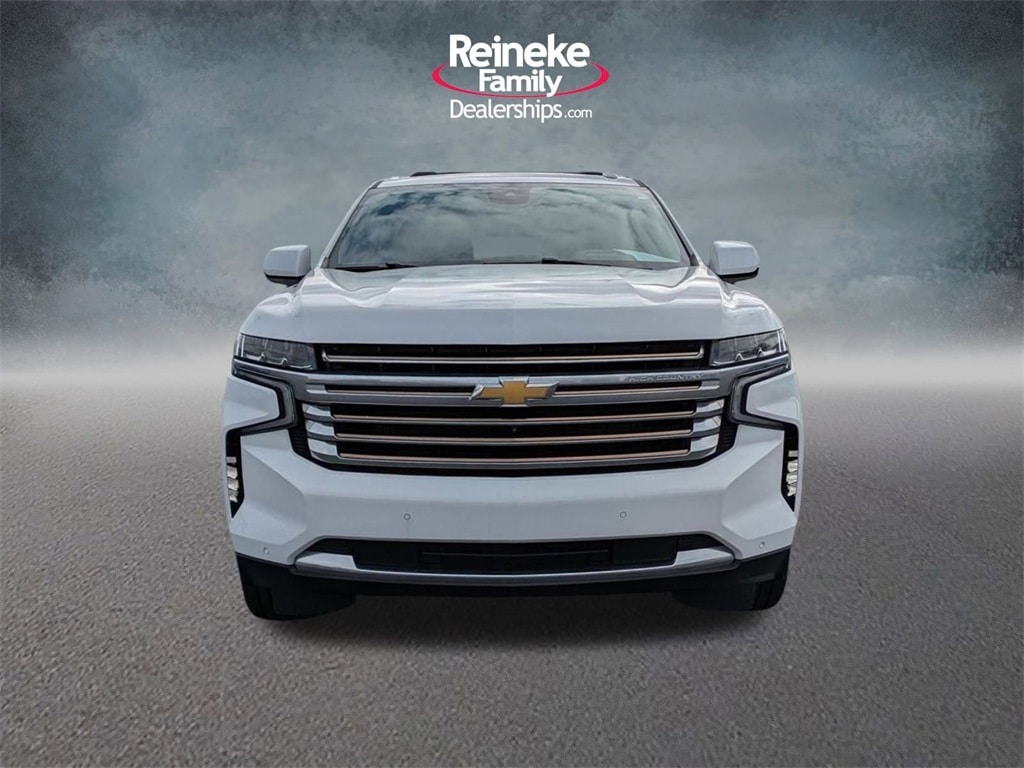 2023 Chevrolet Suburban High Country photo 2