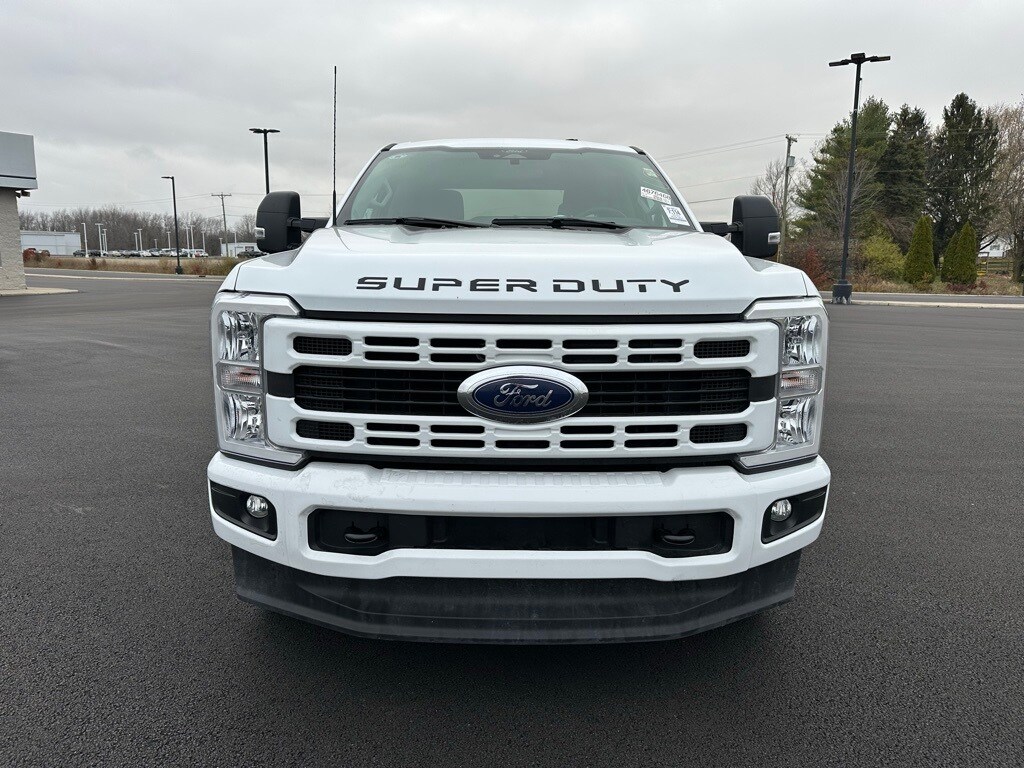 2024 Ford F-250 XLT photo 2