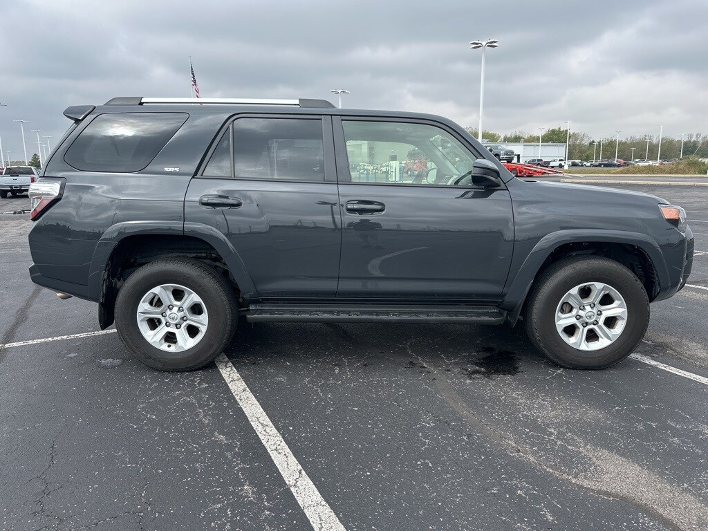 2024 Toyota 4Runner SR5 photo 3