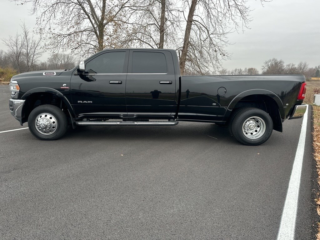 2021 Ram 3500 Laramie photo 4