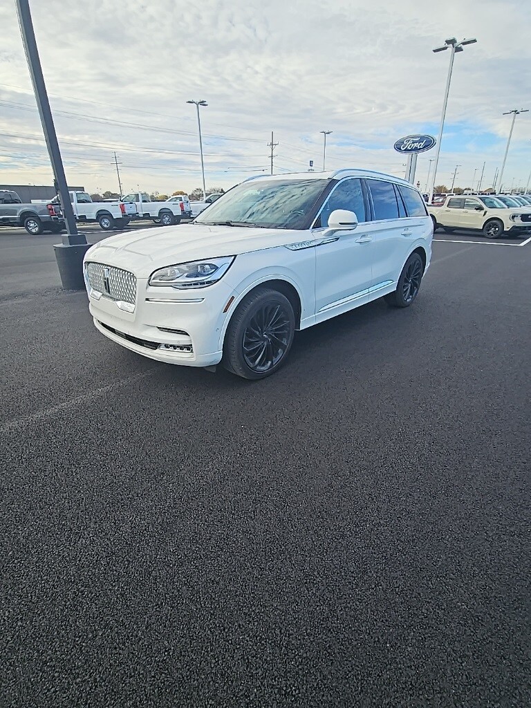 2021 Lincoln Aviator Reserve photo 2