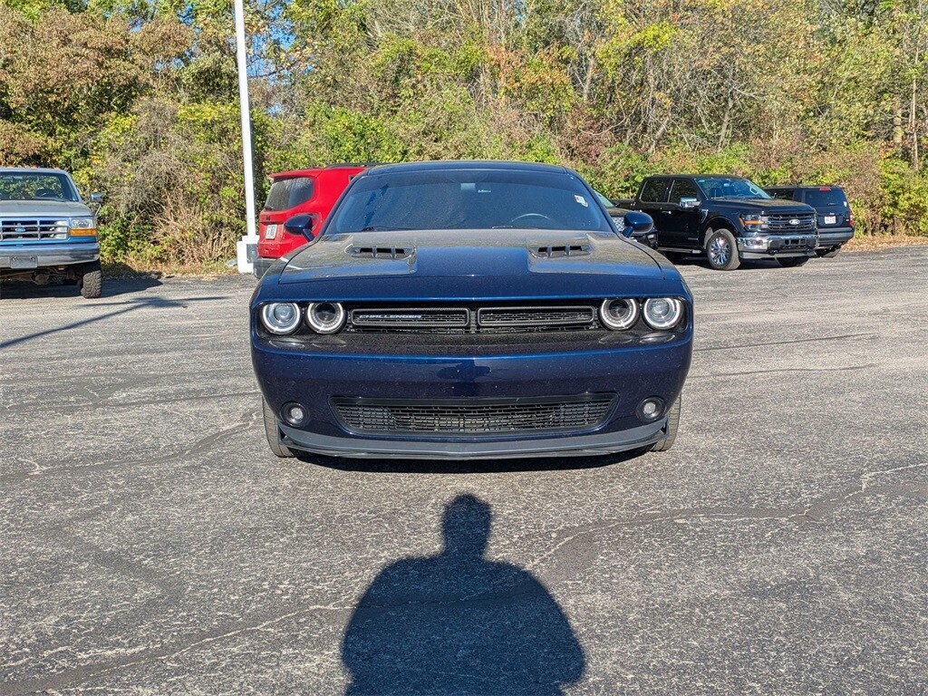 2017 Dodge Challenger GT photo 2
