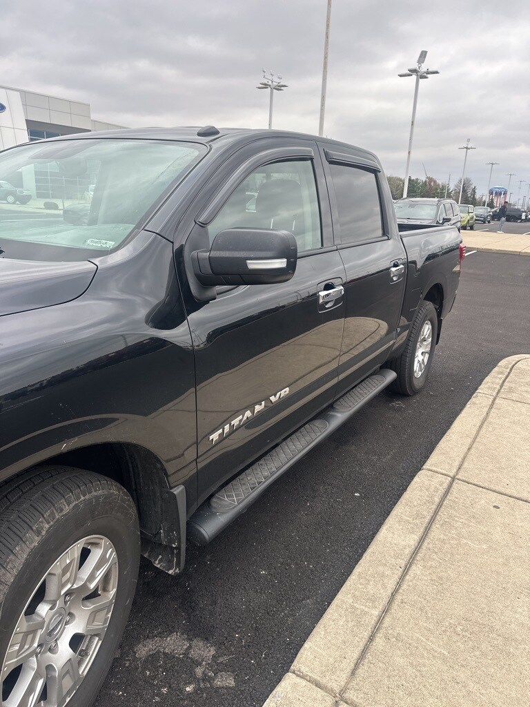 2018 Nissan Titan SV photo 4