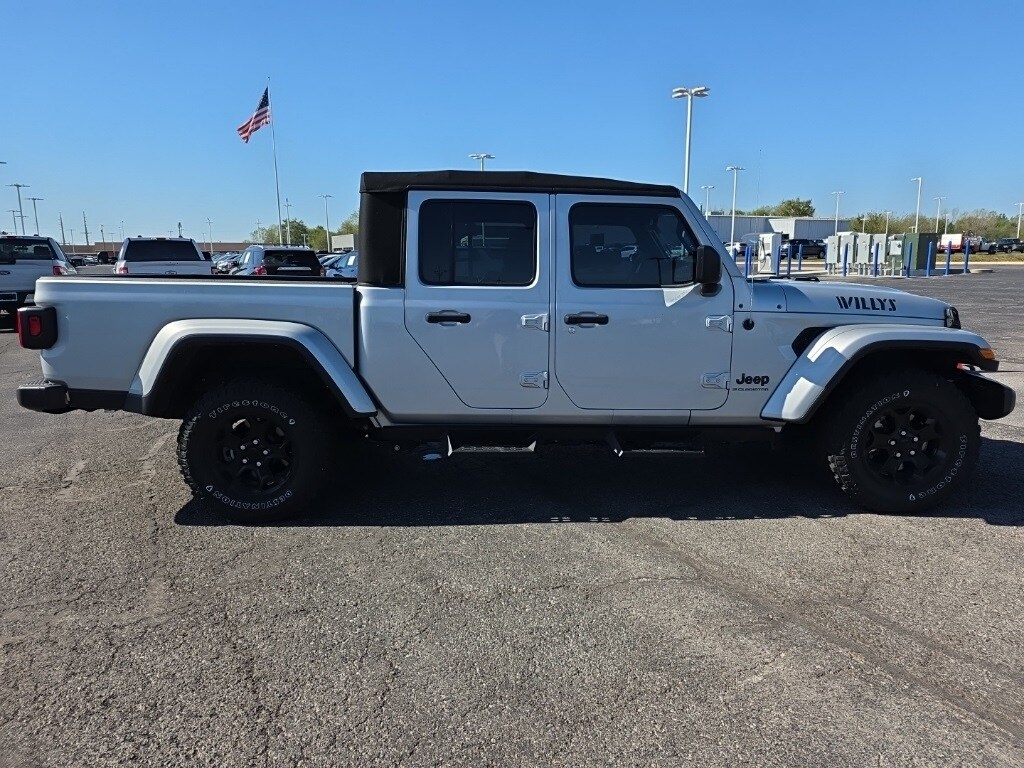 2023 Jeep Gladiator Willys photo 4