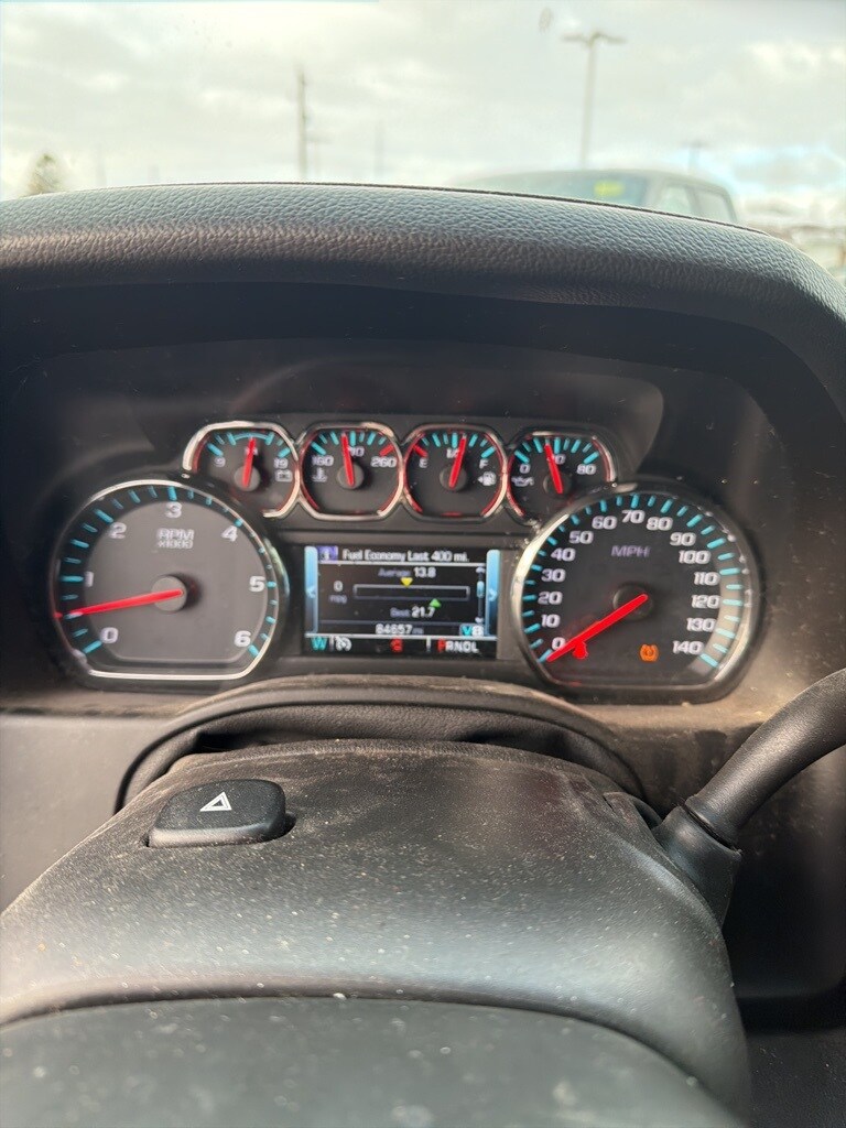 2019 Chevrolet Suburban LT photo 4