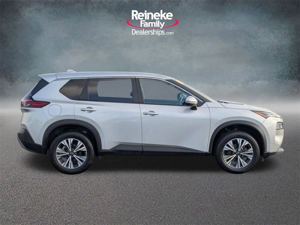 2023 Nissan Rogue SV photo 4