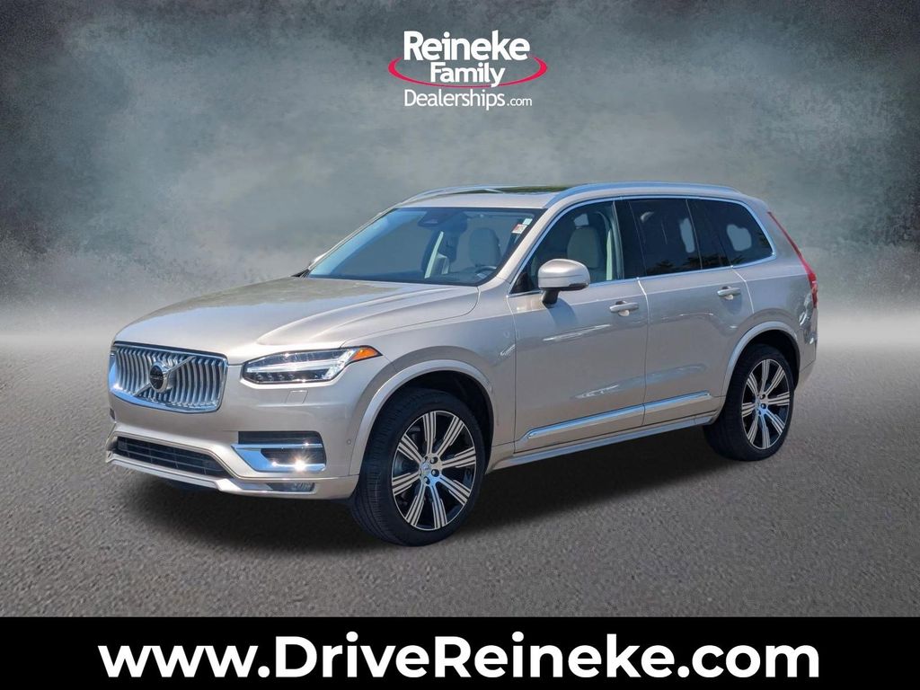 2024 Volvo XC90 B6 Plus 6-Seater Bright theme 4WD's photo