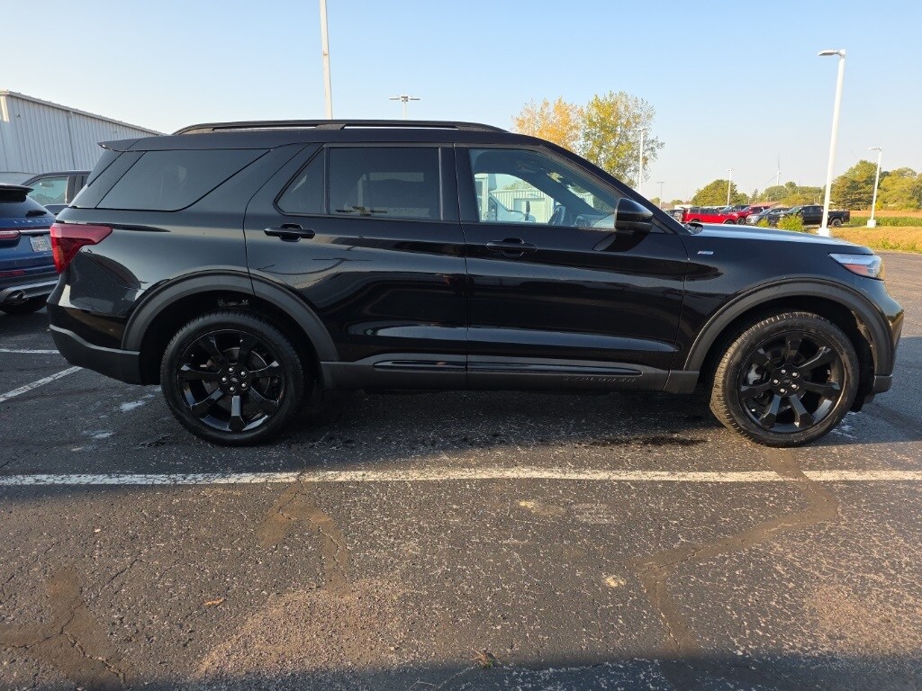 2023 Ford Explorer ST-Line photo 3