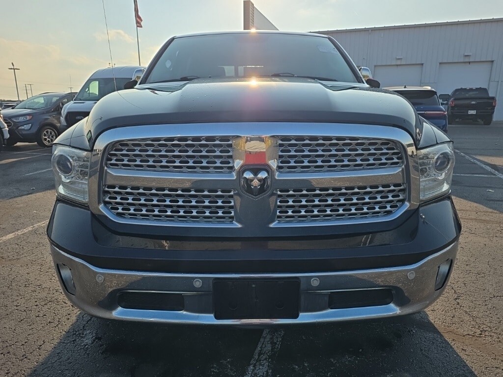 2017 Ram 1500 Laramie photo 2
