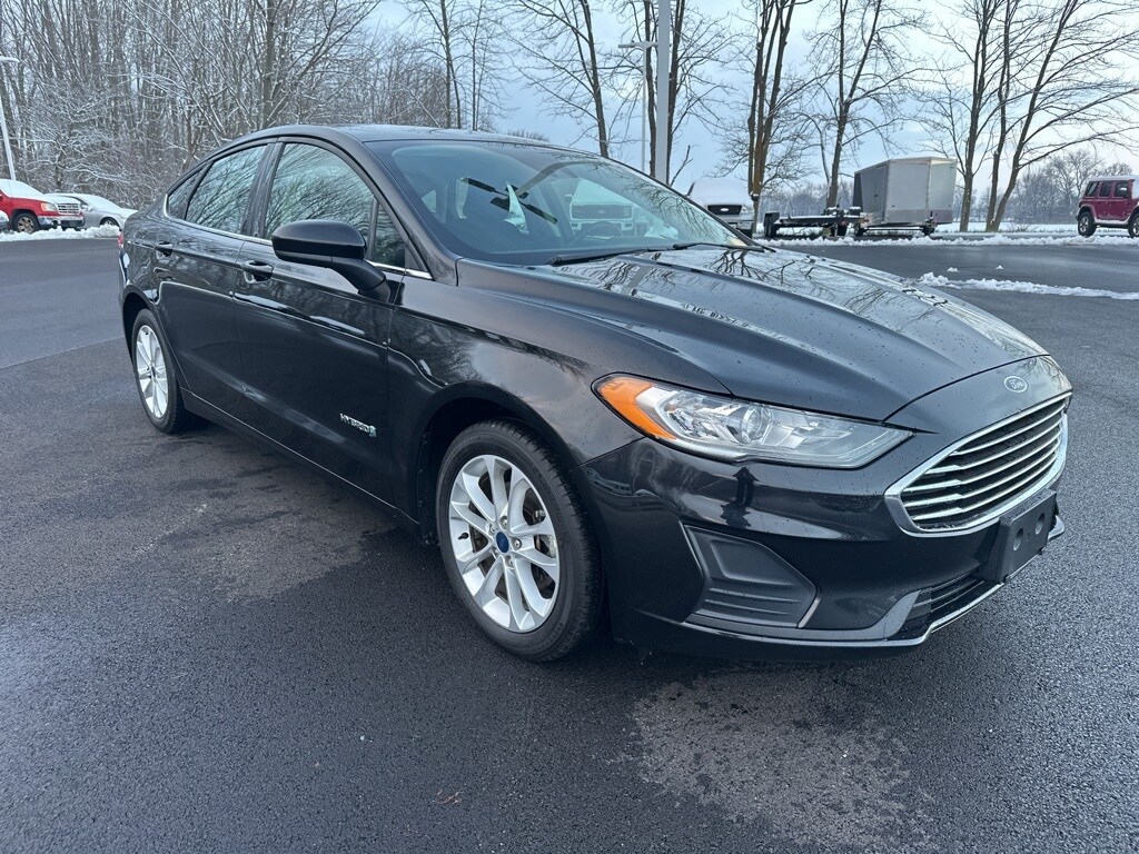 2019 Ford Fusion Hybrid SE photo 2