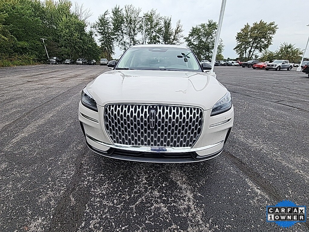 2023 Lincoln Corsair Standard photo 2